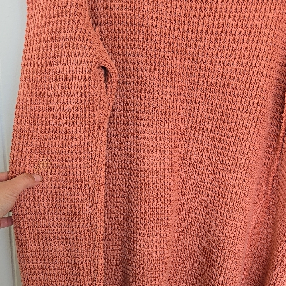 Free People Women's  Coral-Salmon Pink Cold Shoulder Knit Sweater Size M - Picture 11 of 16